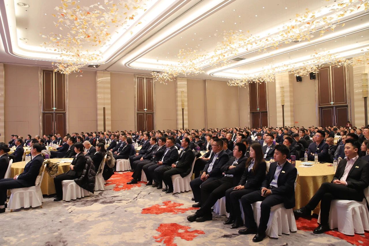 百年積淀映初心 奮楫揚(yáng)帆啟新程丨長(zhǎng)春城市燃?xì)獍l(fā)展100周年暨長(zhǎng)春燃?xì)?024—2025年度管理工作會(huì)議圓滿召開